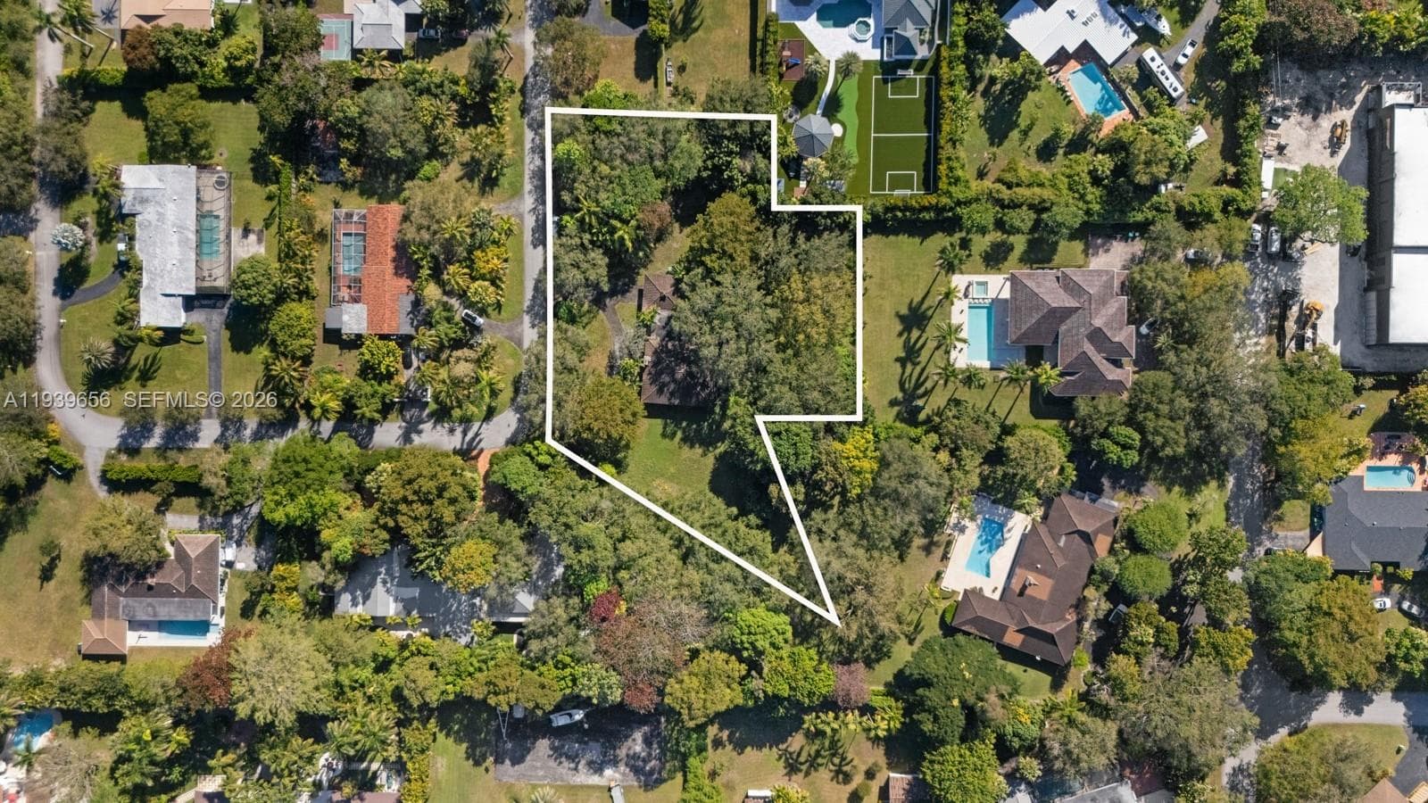 13500 SW 68th Ct, Pinecrest FL 33156 — 3