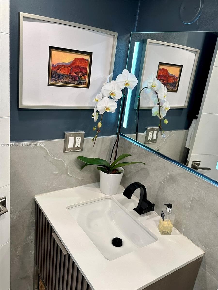 1740 NW N River Dr # 626, Miami FL 33125 — 30