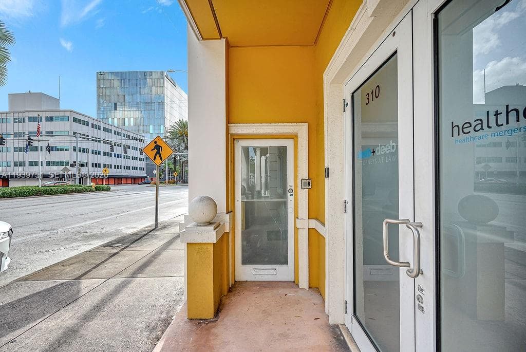 308 Alhambra Cir, Coral Gables FL 33134 — 3