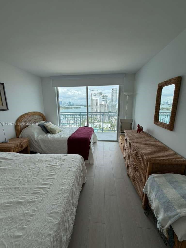 90 Alton Rd # 2912, Miami Beach FL 33139 — 17