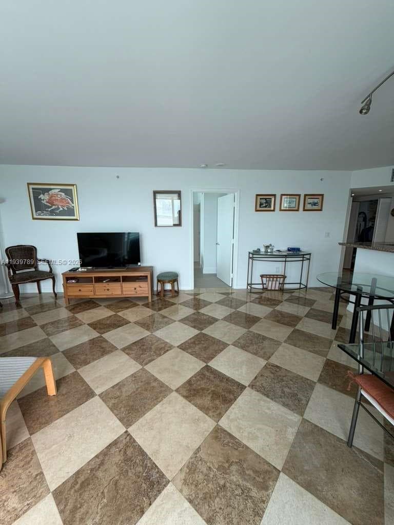 90 Alton Rd # 2912, Miami Beach FL 33139 — 18