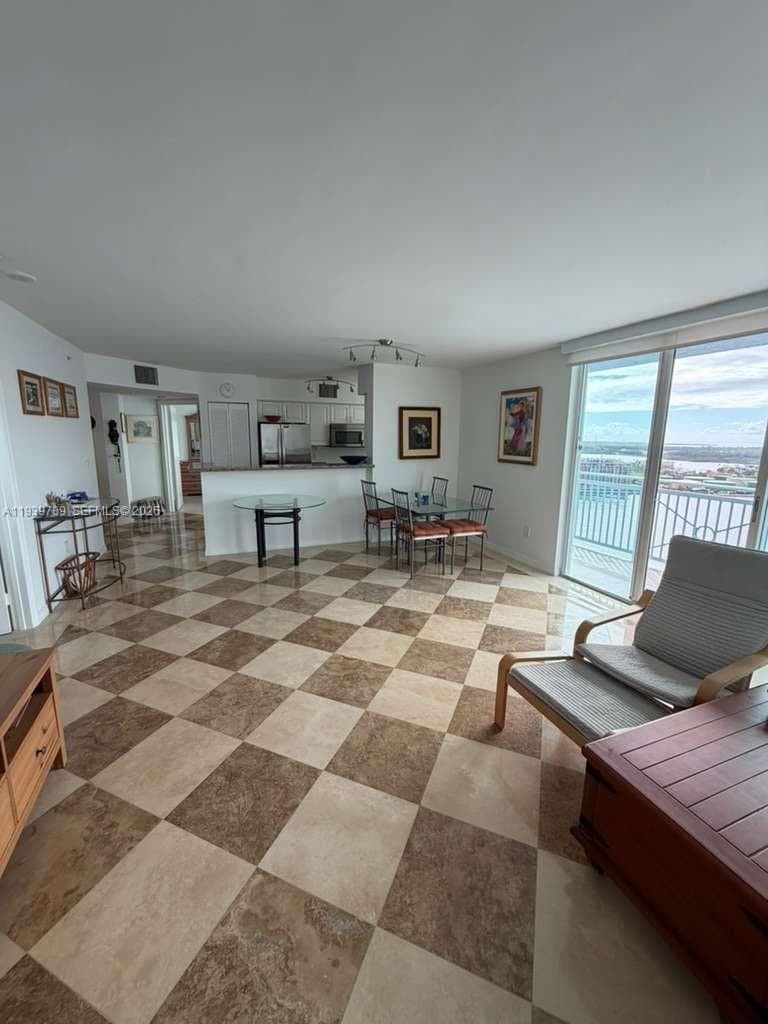 90 Alton Rd # 2912, Miami Beach FL 33139 — 11
