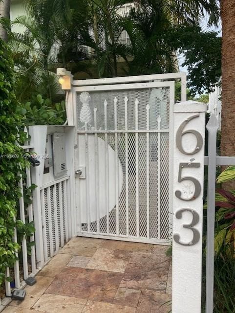 653 Michigan Ave # 10, Miami Beach FL 33139 — 1