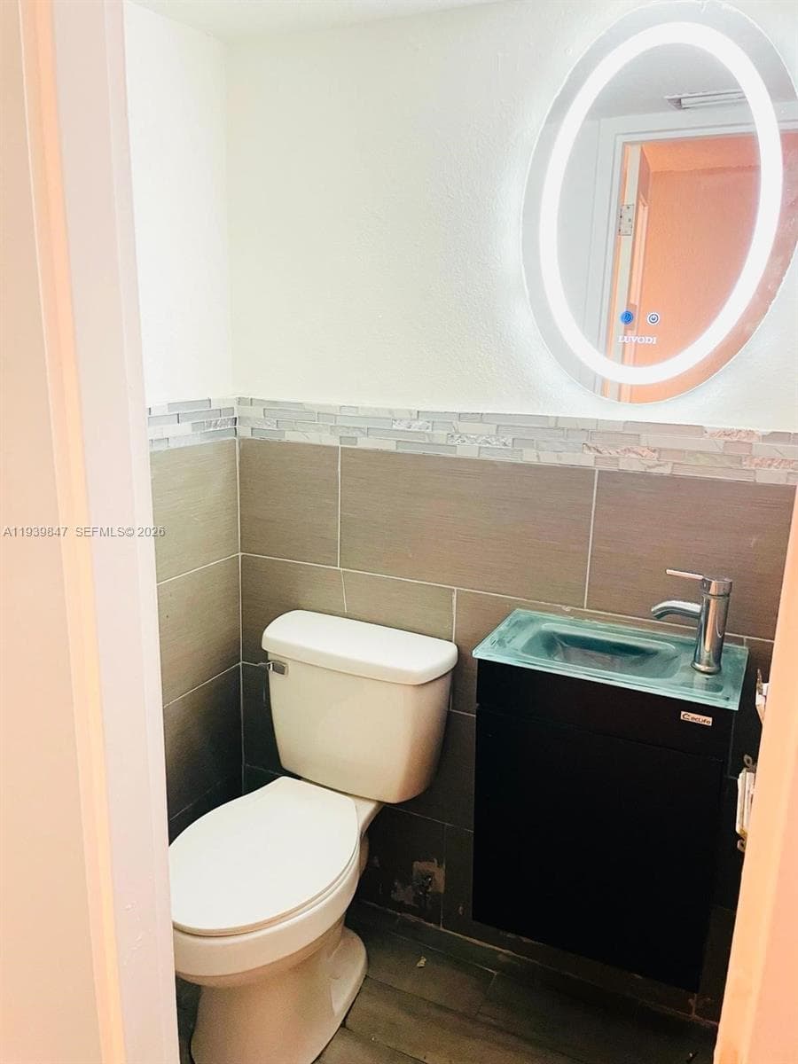 3660 NE 166th St # 607, North Miami Beach FL 33160 — 13