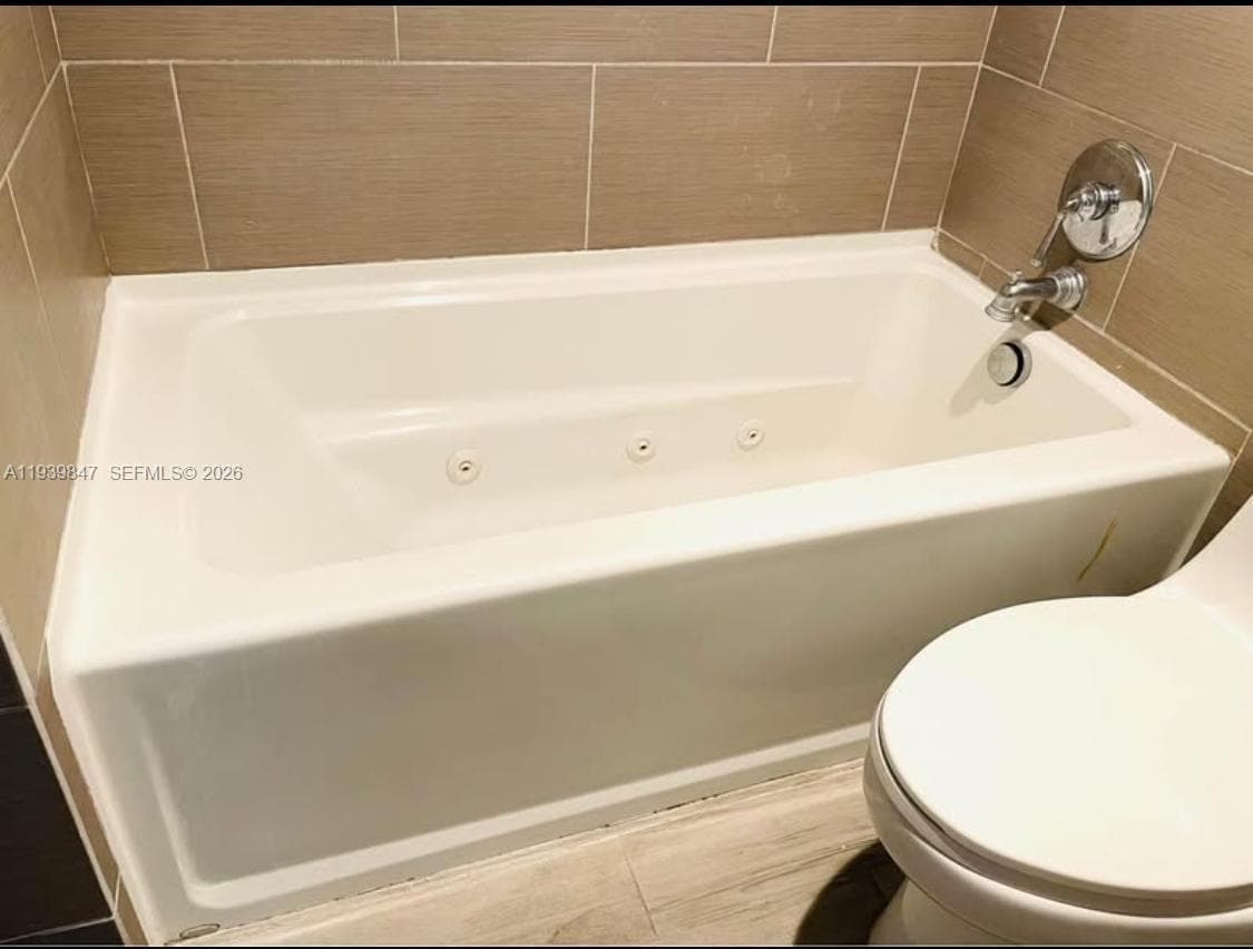 3660 NE 166th St # 607, North Miami Beach FL 33160 — 12