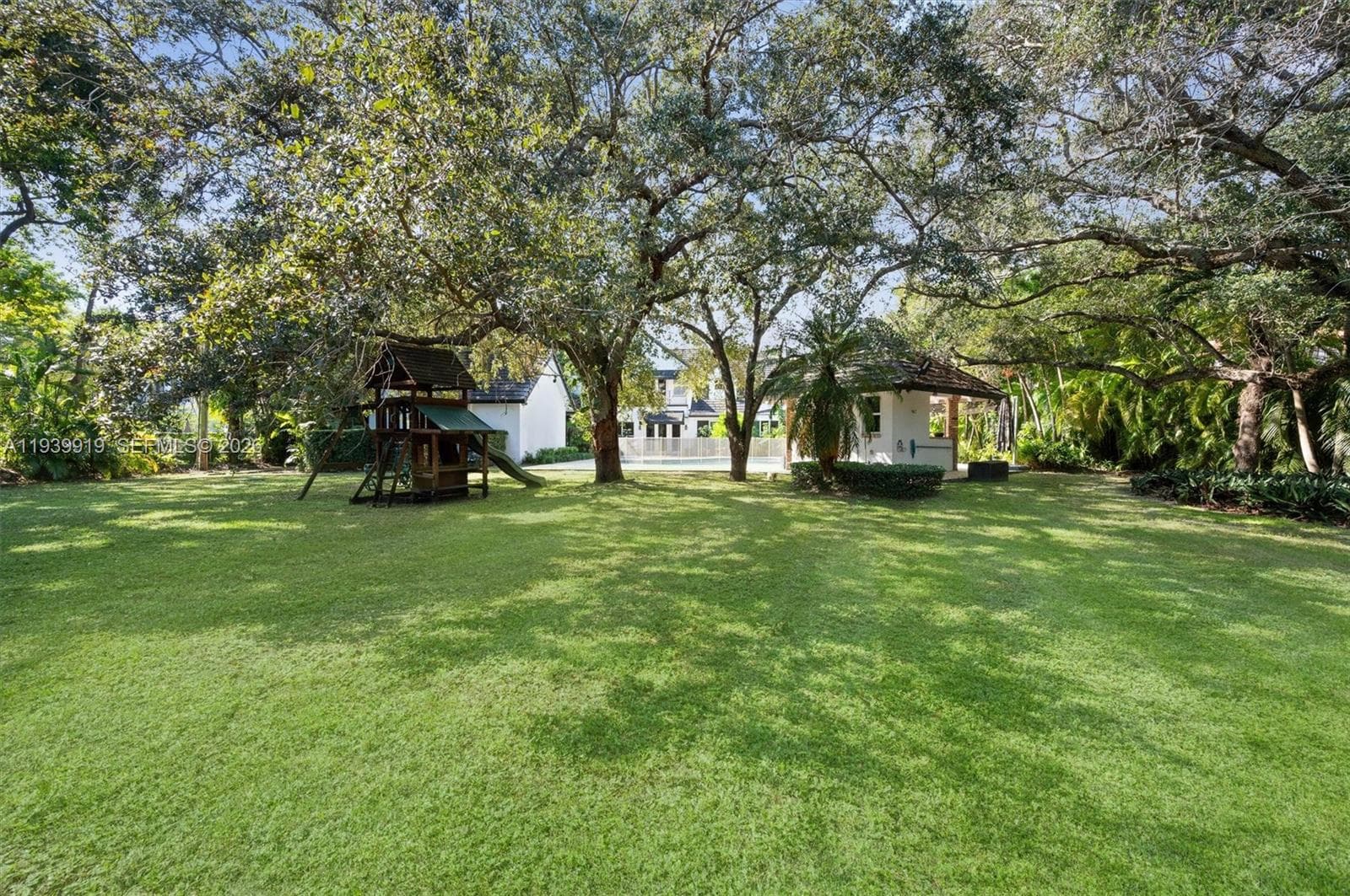 10001 SW 60th Ct, Pinecrest FL 33156 — 14