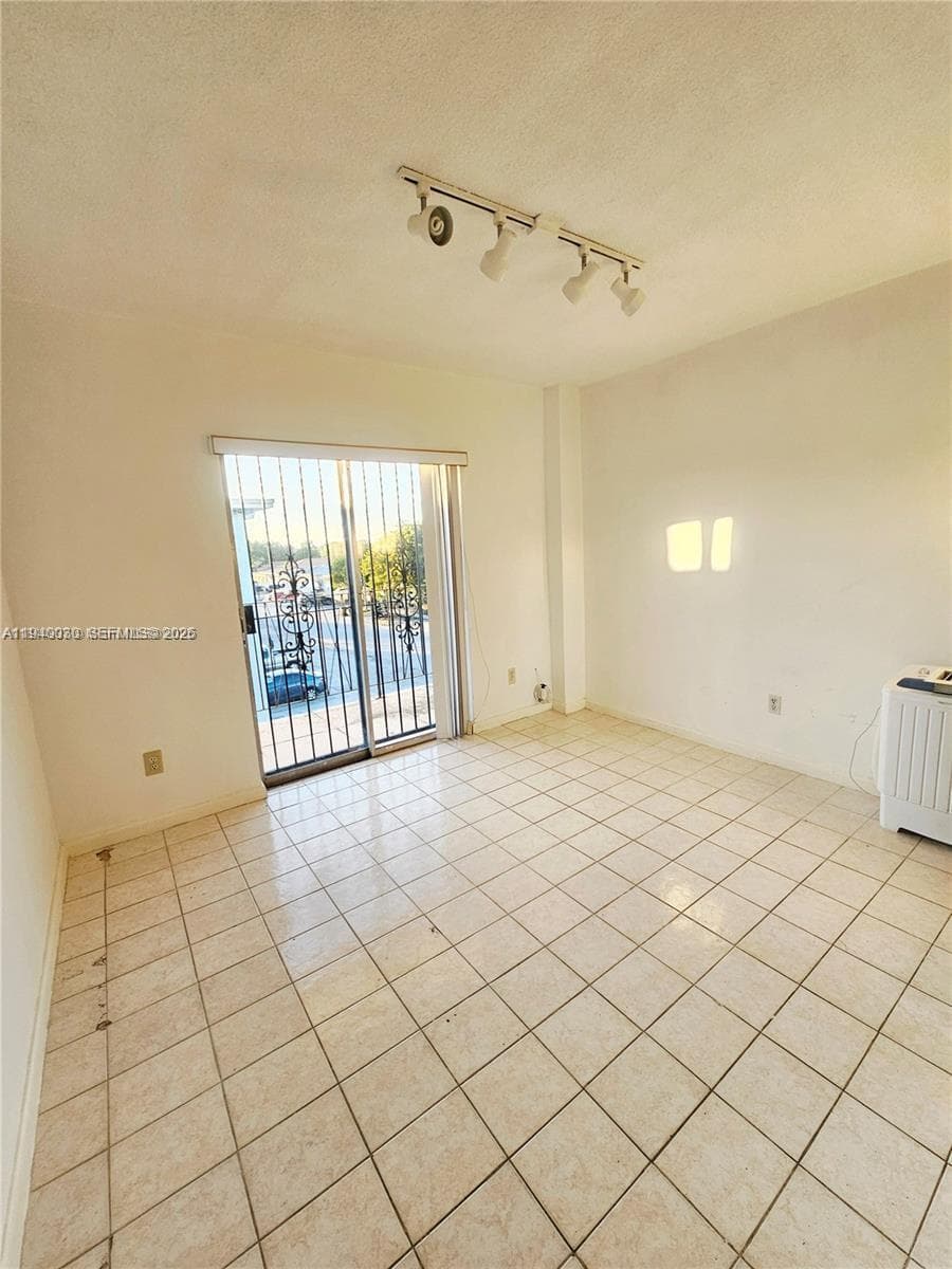 3494 E 4th Ave # 1207, Hialeah FL 33013 — 21