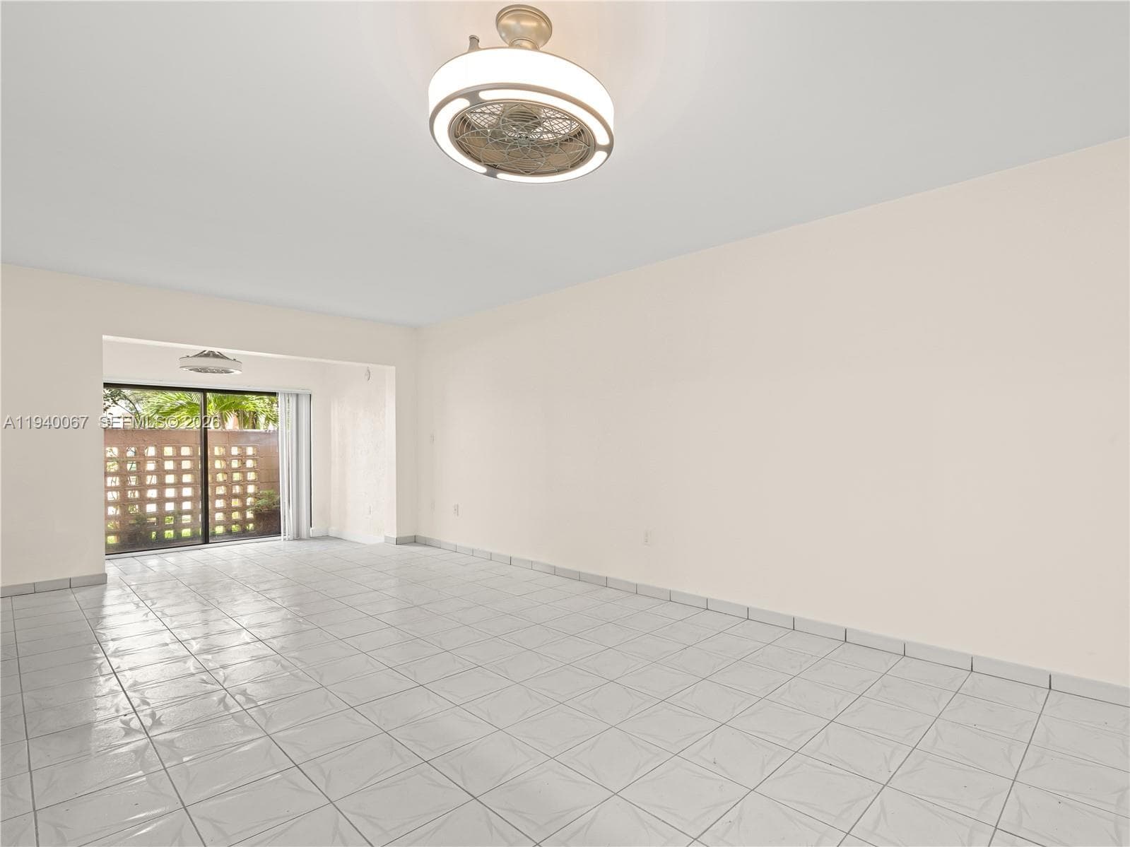 10249 NW 9th St Cir # 8, Miami FL 33172 — 6