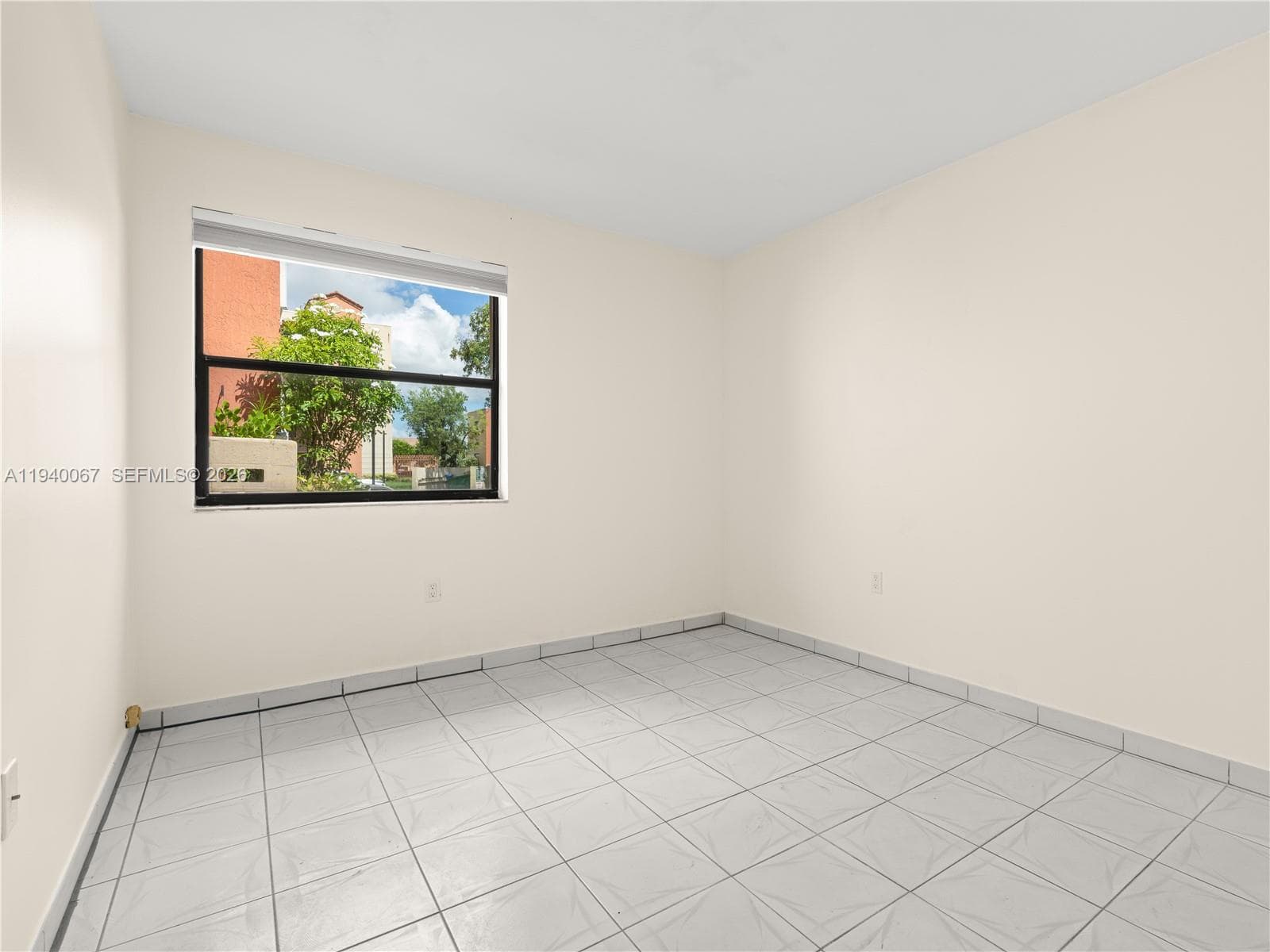 10249 NW 9th St Cir # 8, Miami FL 33172 — 17