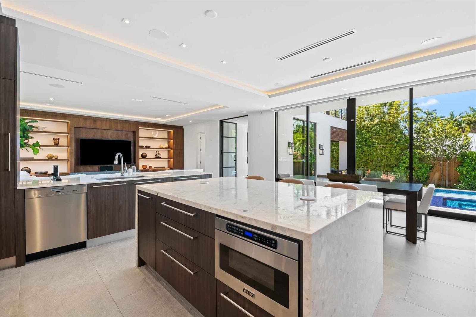 5288 Alton Road, Miami Beach FL 33140 — 4