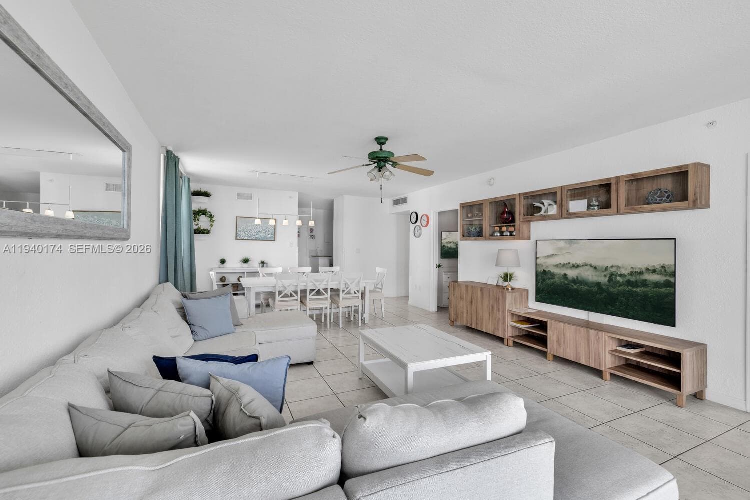 5601 Collins Ave # 825, Miami Beach FL 33140 — 6