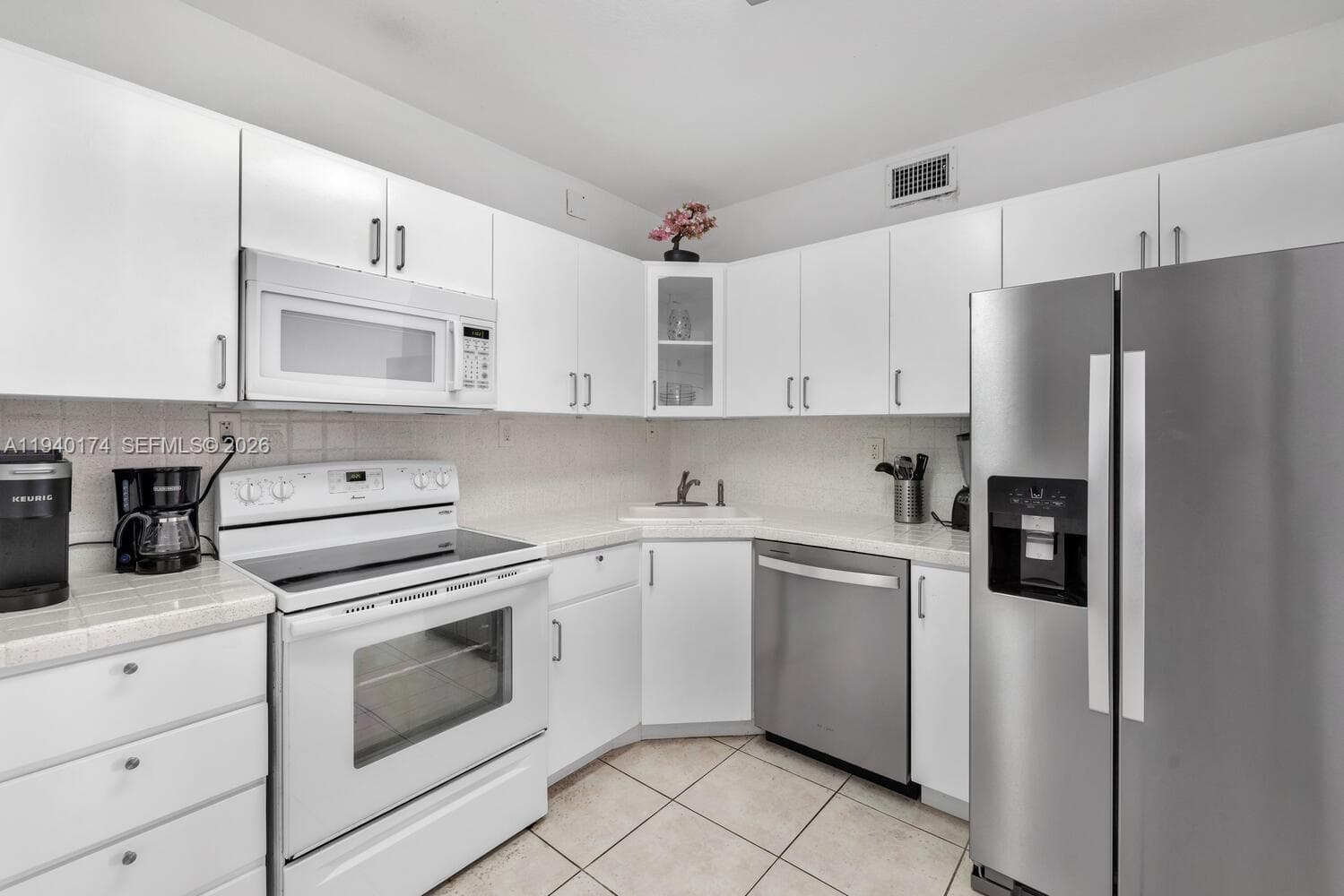 5601 Collins Ave # 825, Miami Beach FL 33140 — 12