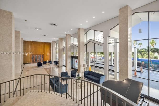 5601 Collins Ave # 825, Miami Beach FL 33140 — 33