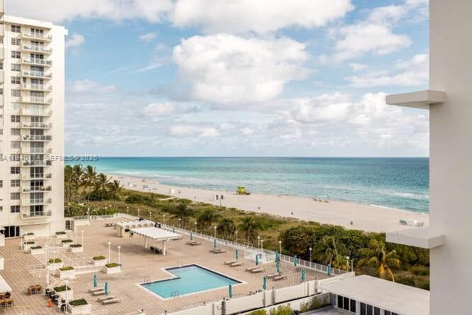 5601 Collins Ave # 825, Miami Beach FL 33140 — 37