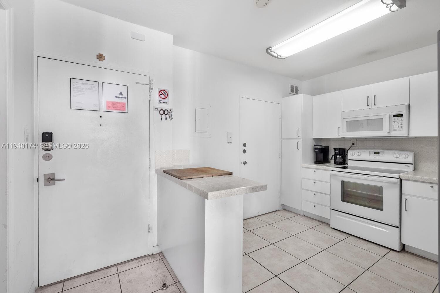 5601 Collins Ave # 825, Miami Beach FL 33140 — 11
