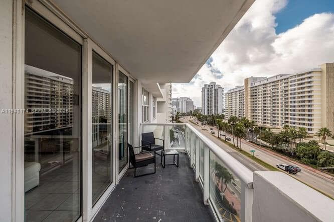 5601 Collins Ave # 825, Miami Beach FL 33140 — 4