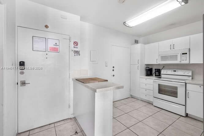 5601 Collins Ave # 825, Miami Beach FL 33140 — 21