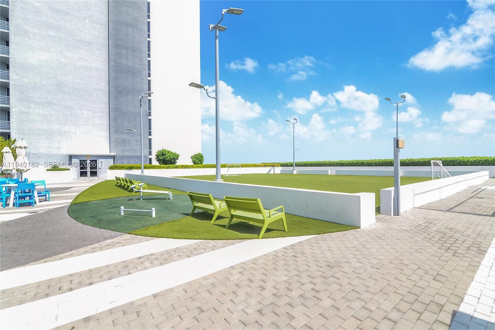 16385 Biscayne Blvd # 2017, North Miami Beach FL 33160 — 20