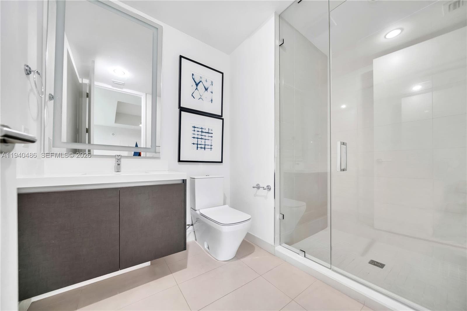 851 NE 1st Avenue # 4612, Miami FL 33132 — 23