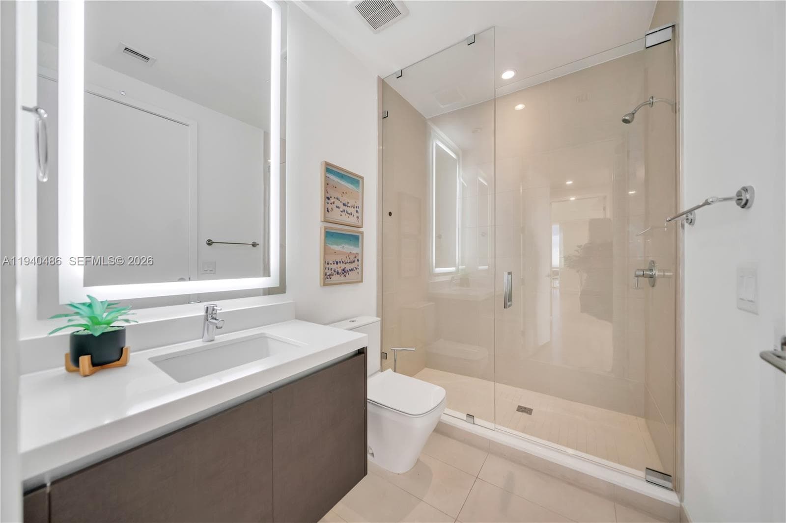 851 NE 1st Avenue # 4612, Miami FL 33132 — 27