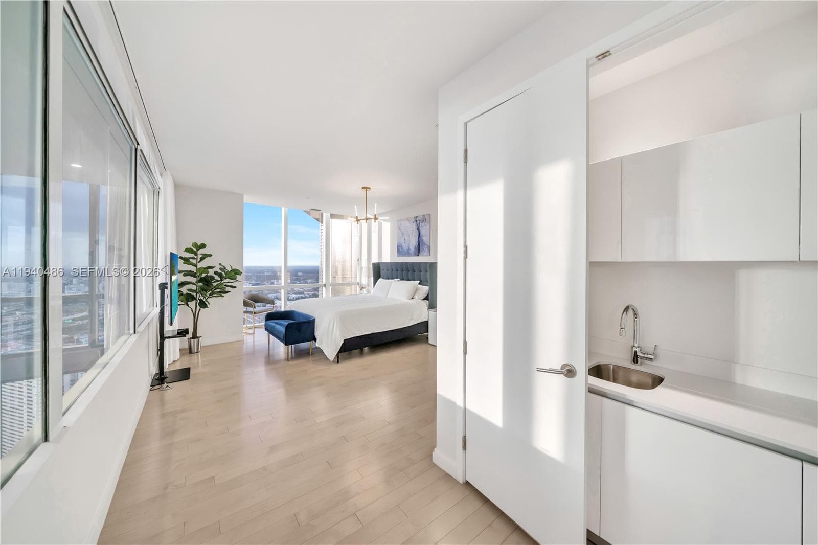 851 NE 1st Avenue # 4612, Miami FL 33132 — 16