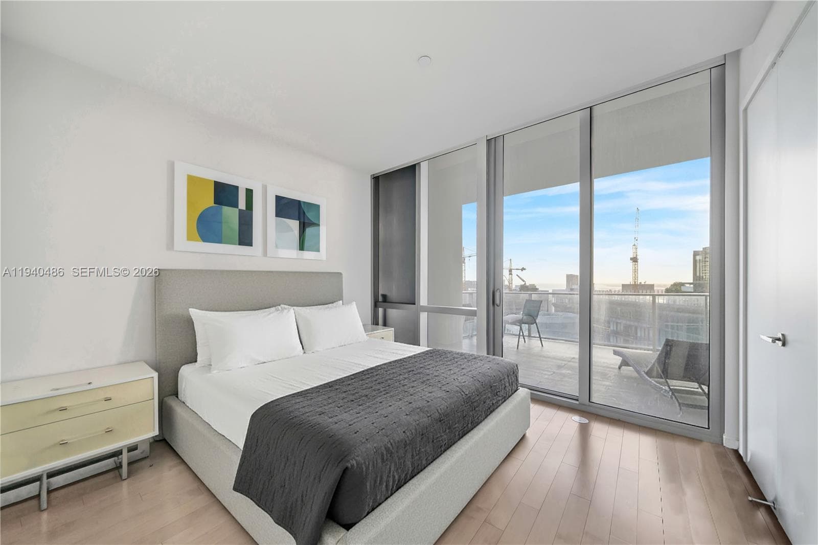 851 NE 1st Avenue # 4612, Miami FL 33132 — 24