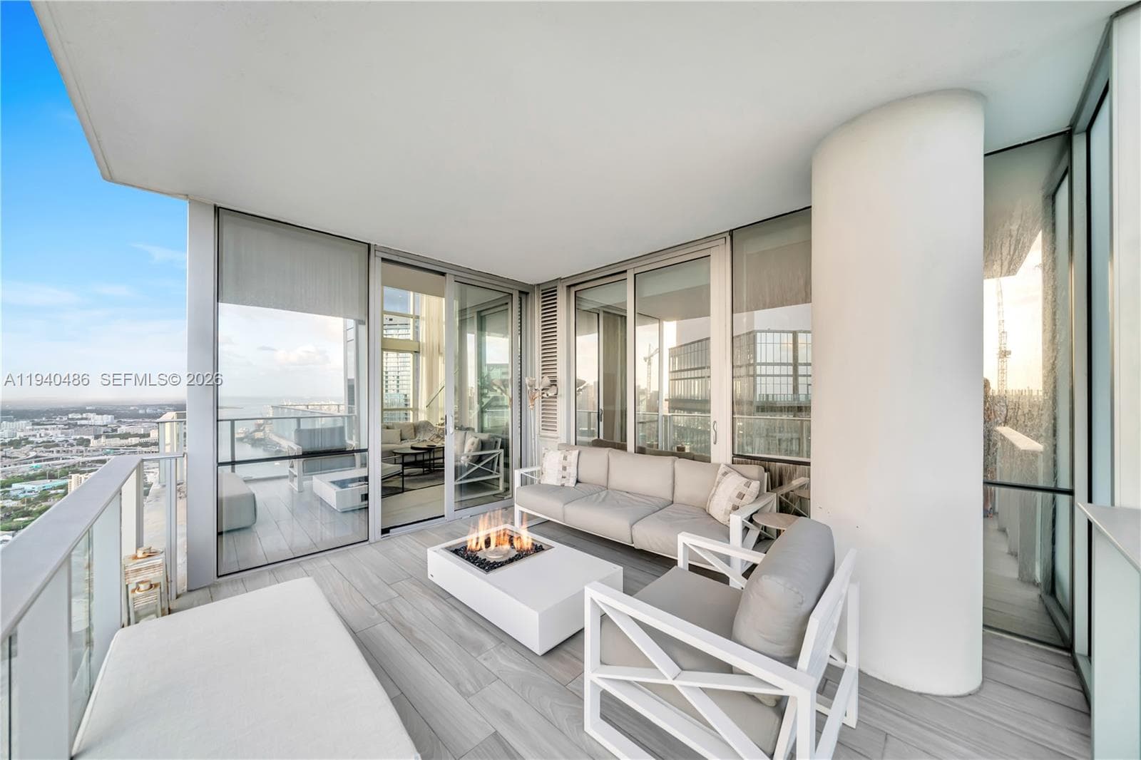 851 NE 1st Avenue # 4612, Miami FL 33132 — 29