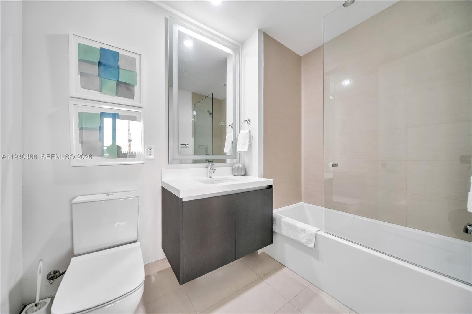 851 NE 1st Avenue # 4612, Miami FL 33132 — 25