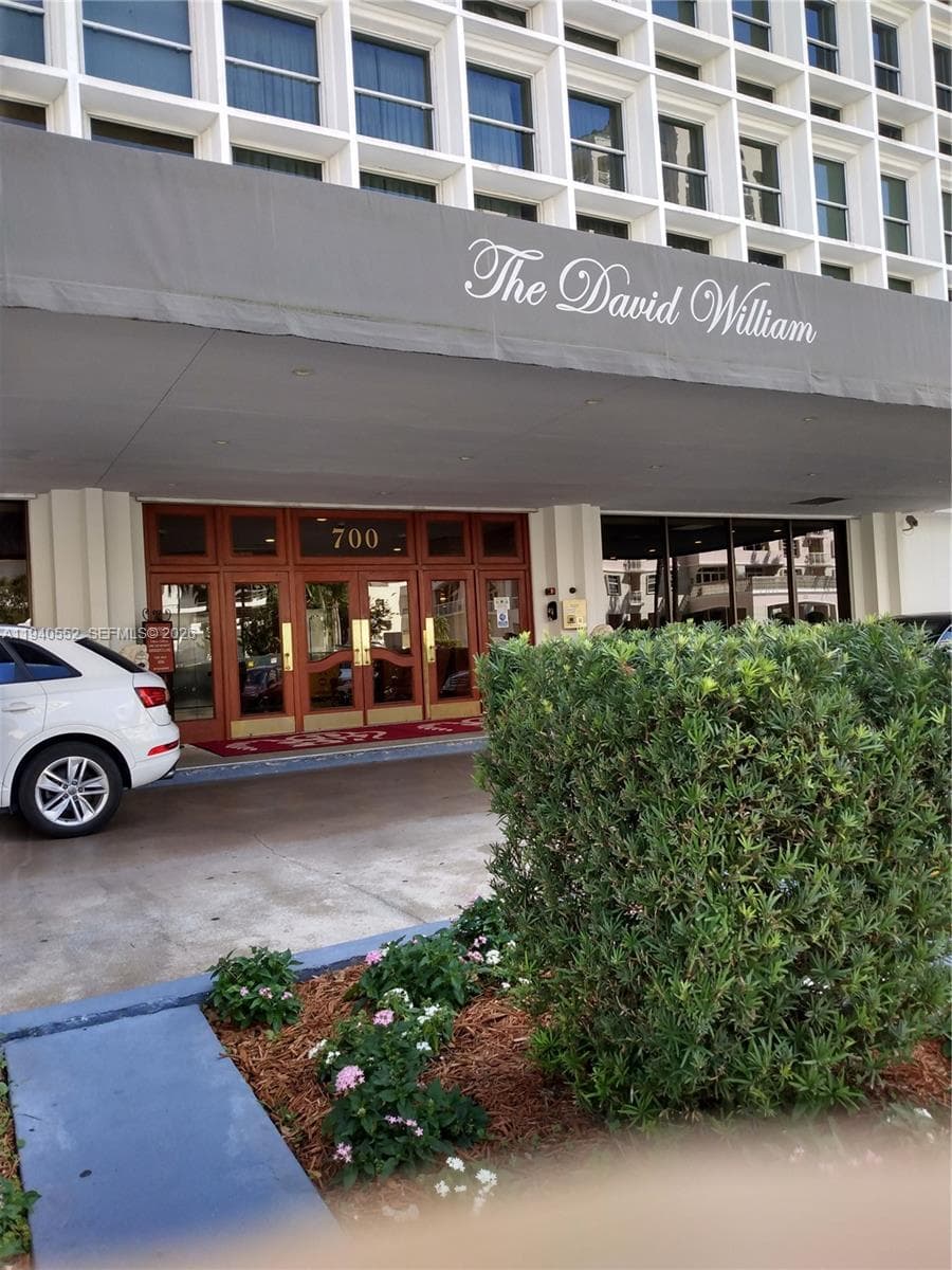700 Biltmore Way # 216, Coral Gables FL 33134 — 2