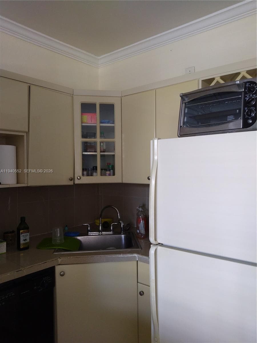 700 Biltmore Way # 216, Coral Gables FL 33134 — 6