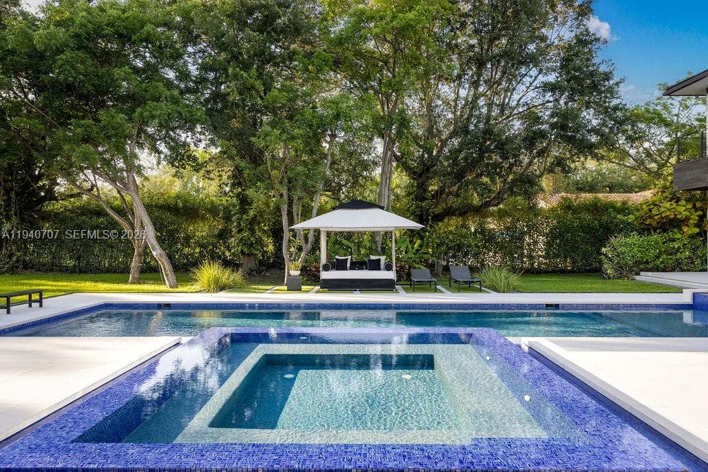 6850 SW 73rd Ct, Miami FL 33143 — 35