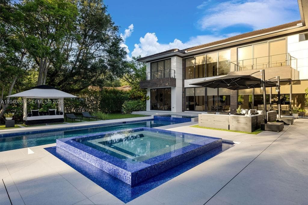 6850 SW 73rd Ct, Miami FL 33143 — 31