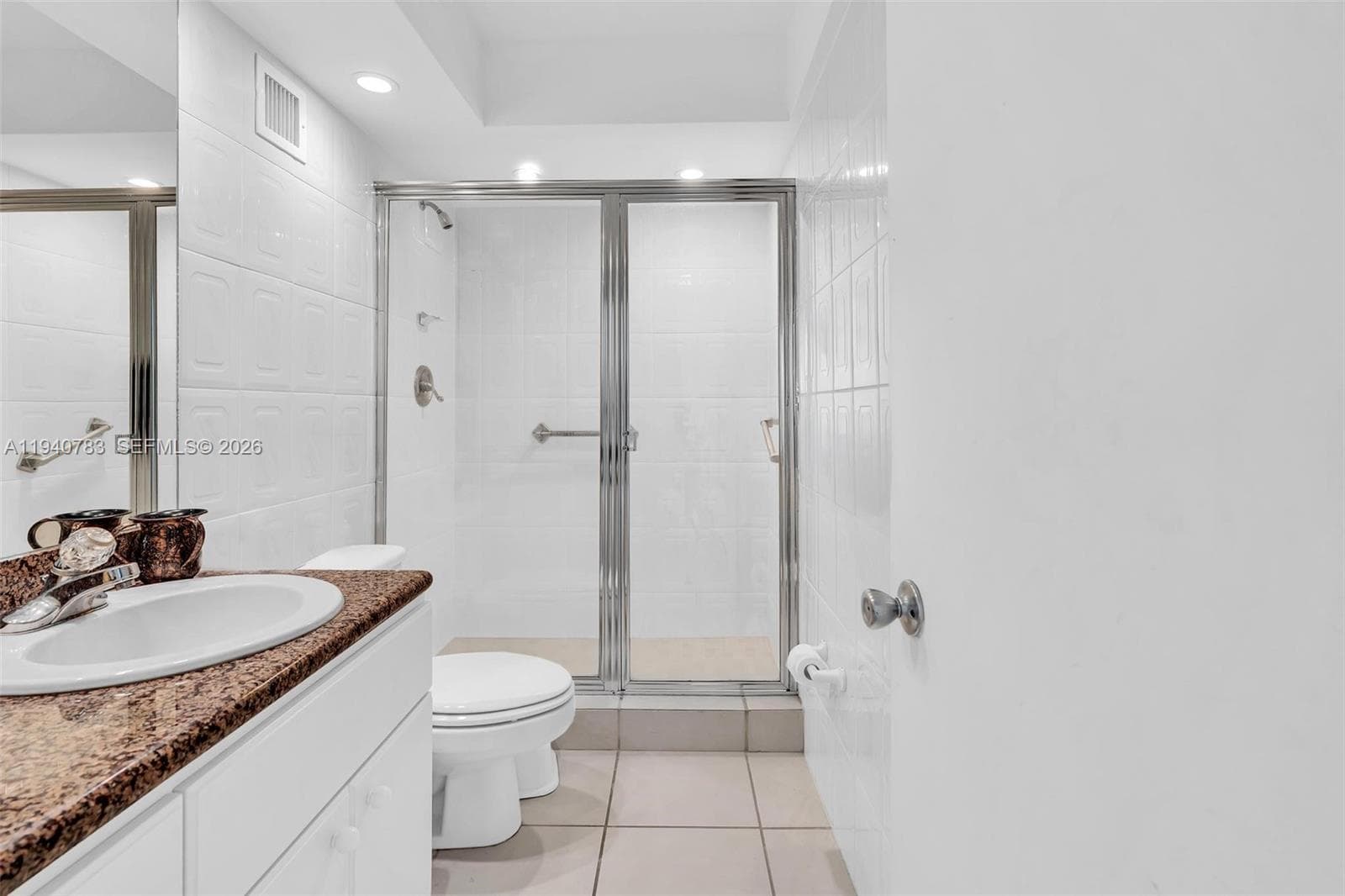 5005 Collins Ave # 824, Miami Beach FL 33140 — 33
