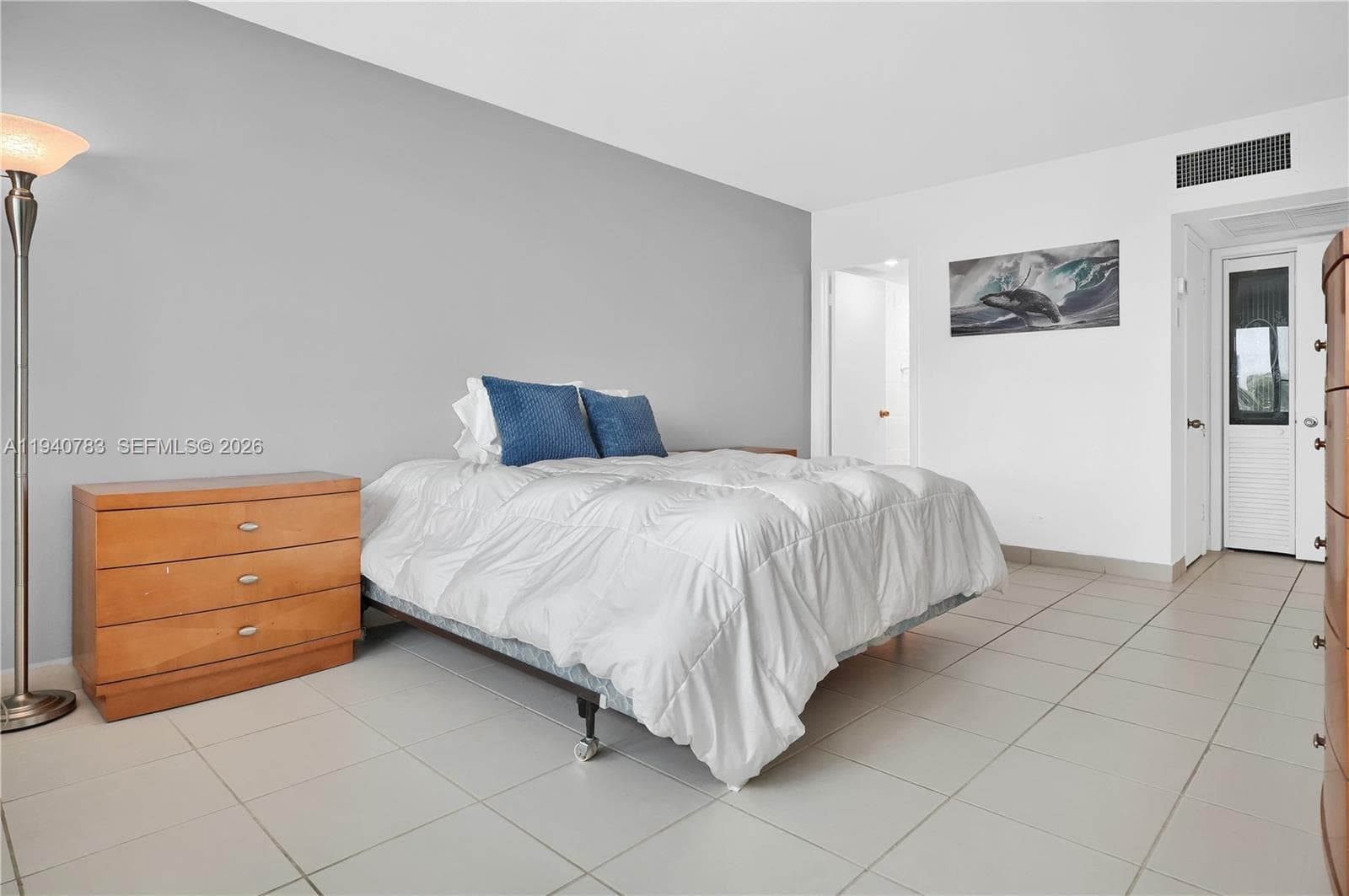 5005 Collins Ave # 824, Miami Beach FL 33140 — 8