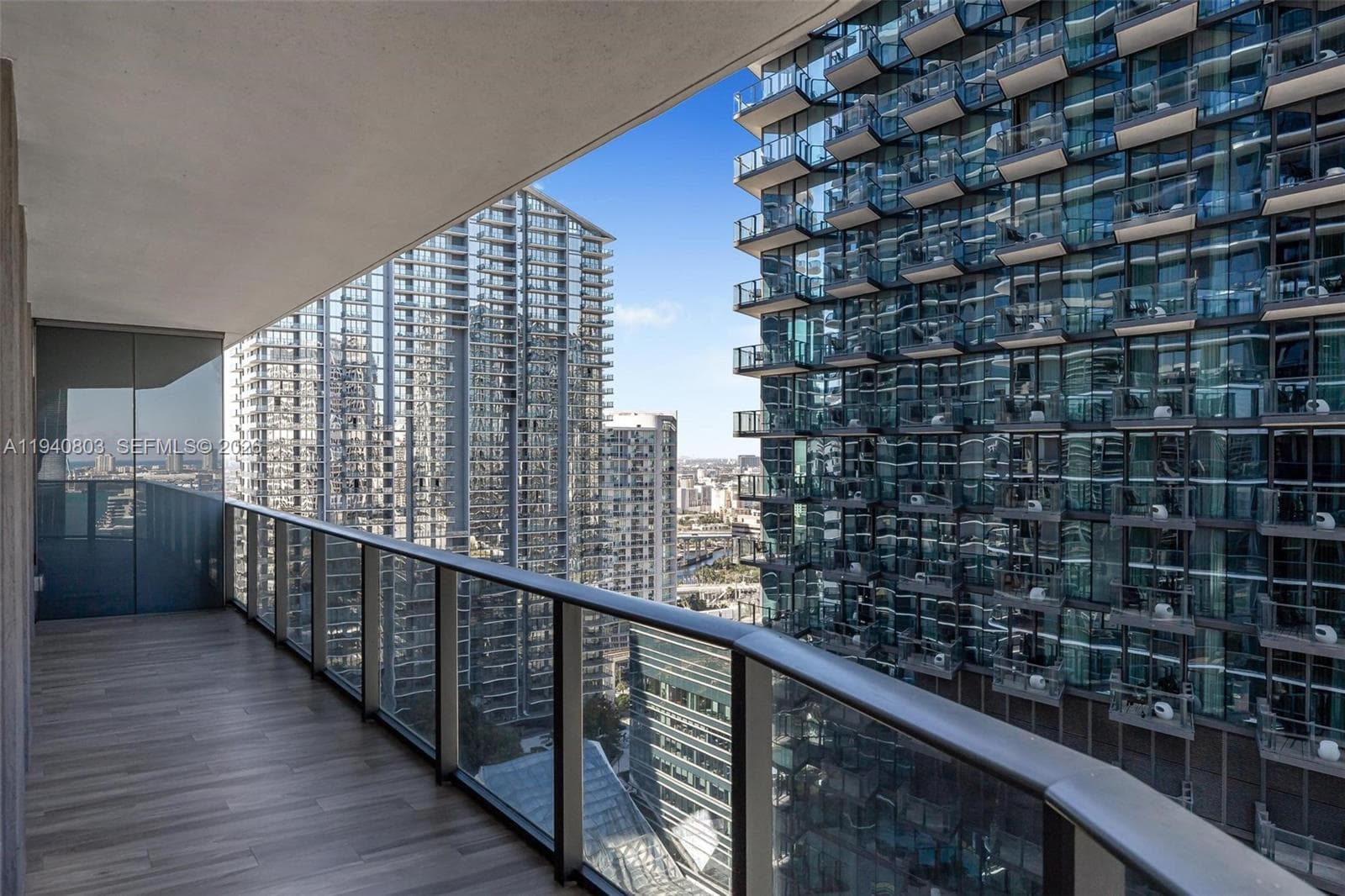 801 S Miami Ave # 2905, Miami FL 33130 — 32