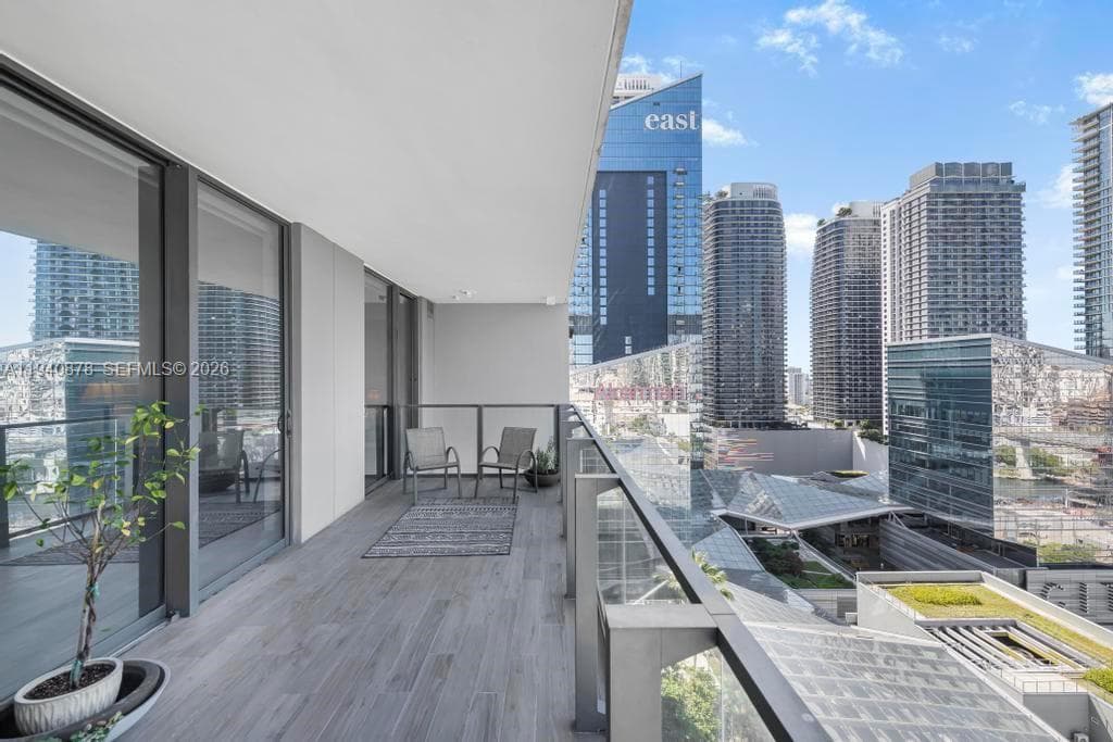 68 SE 6th St # 1710, Miami FL 33131 — 26