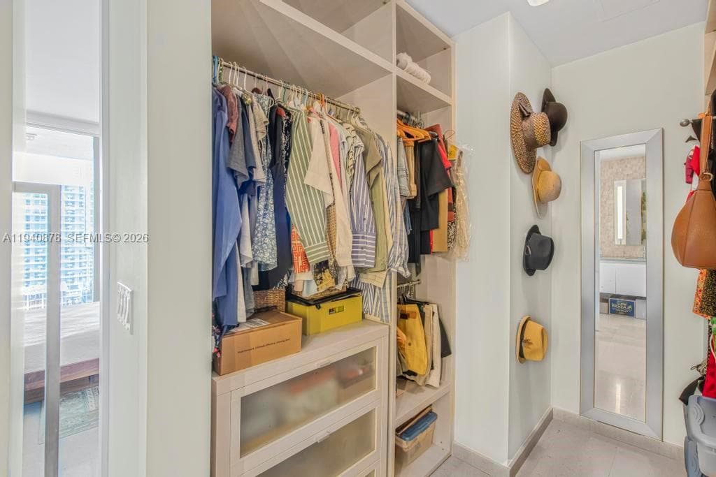 68 SE 6th St # 1710, Miami FL 33131 — 22