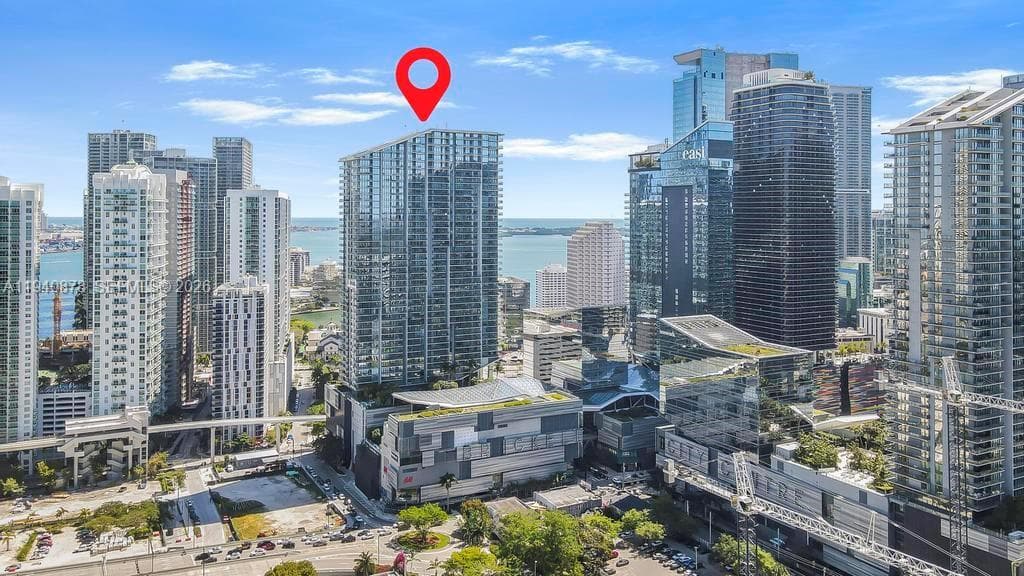 68 SE 6th St # 1710, Miami FL 33131 — 3