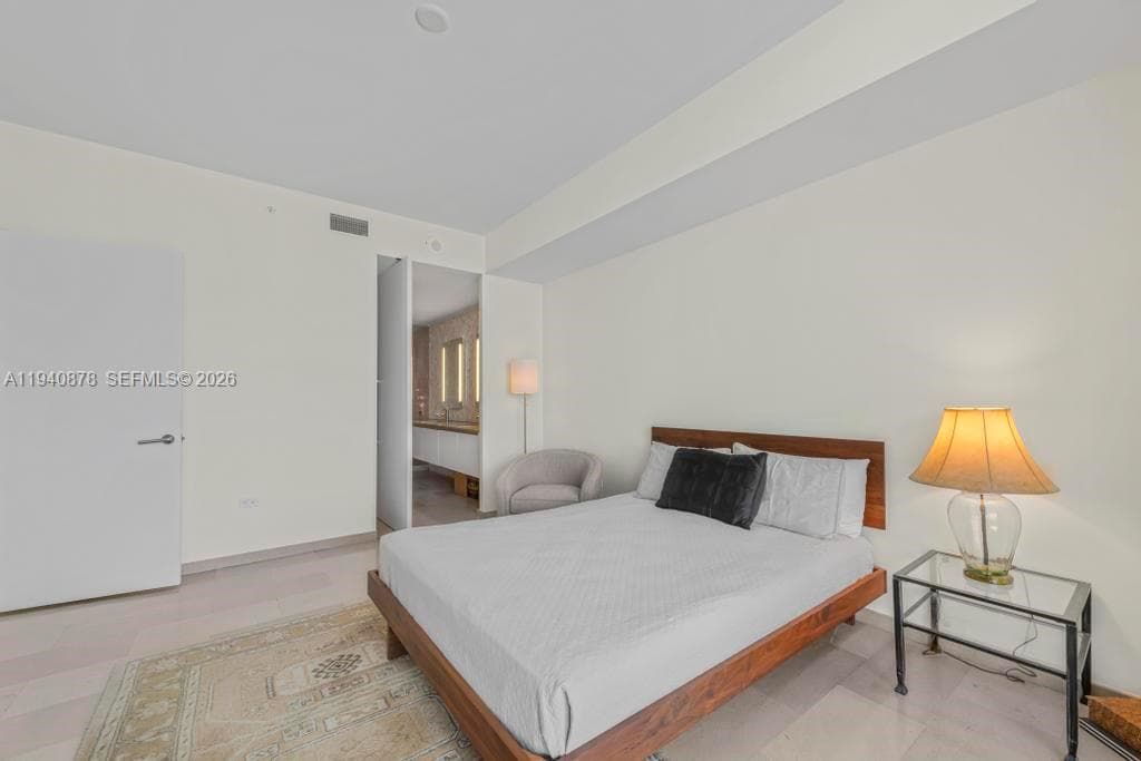 68 SE 6th St # 1710, Miami FL 33131 — 18
