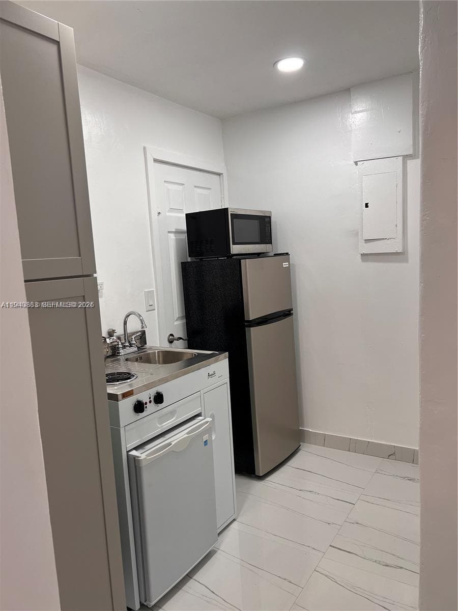 Heftler Homes Sec 3, Miami, FL — 5