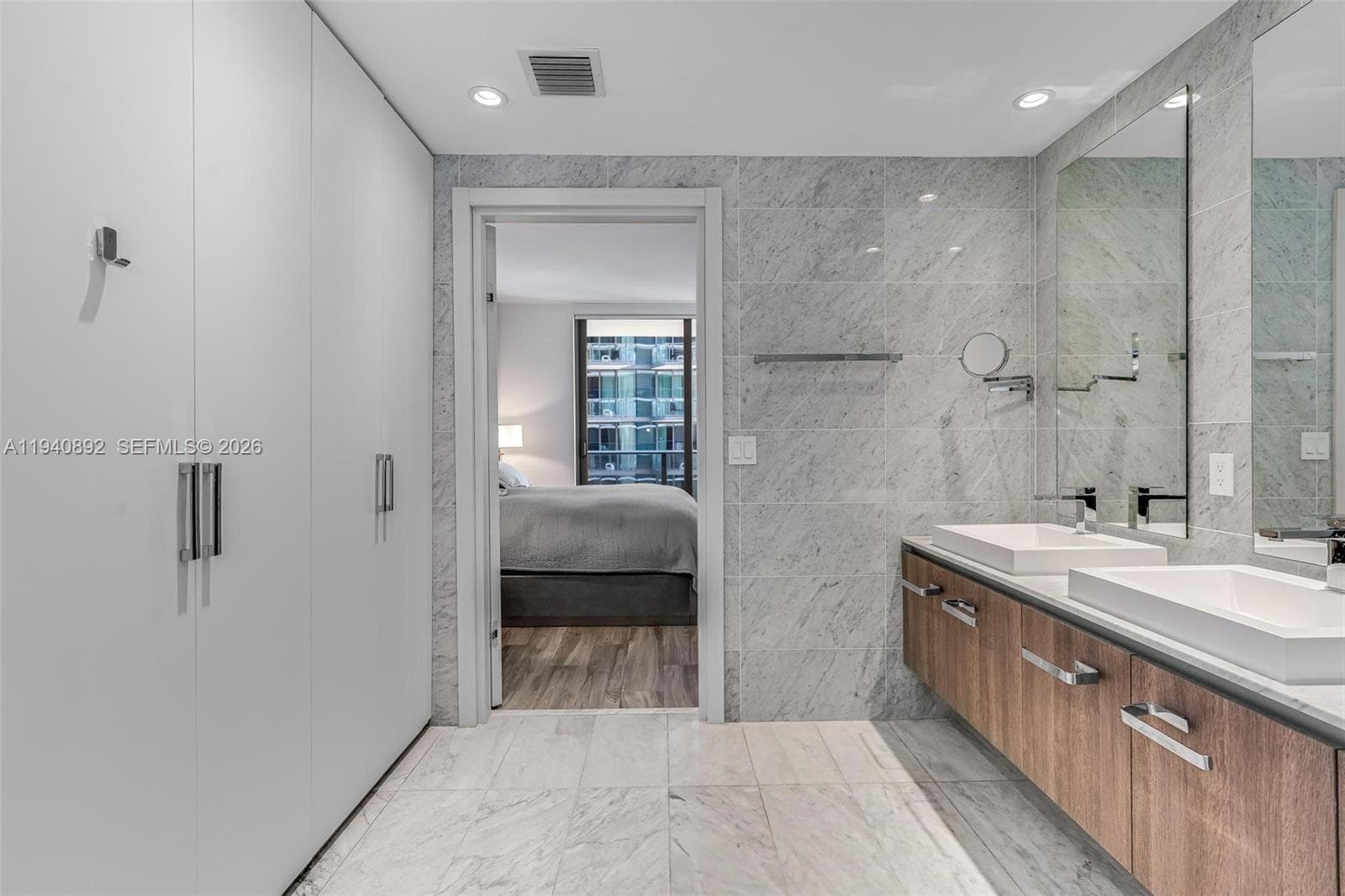 801 S Miami Ave # 2905, Miami FL 33130 — 15