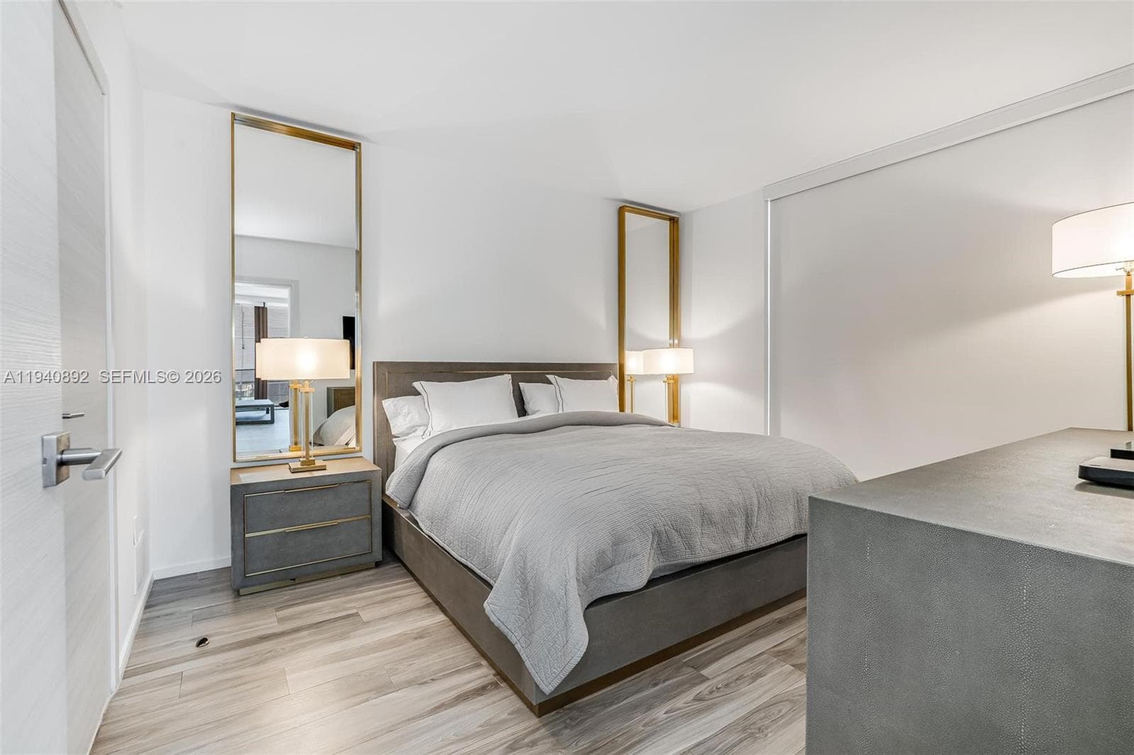 801 S Miami Ave # 2905, Miami FL 33130 — 25