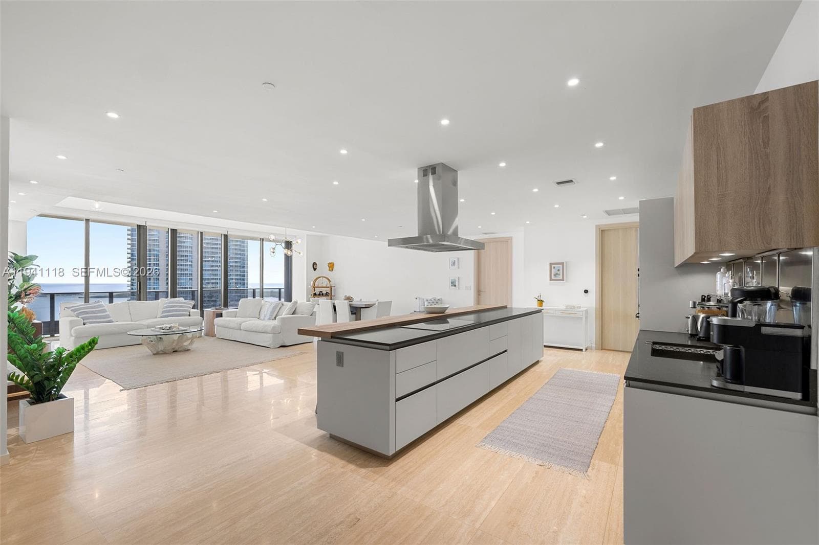 1000 Brickell Plz, Miami FL 33131 — 22