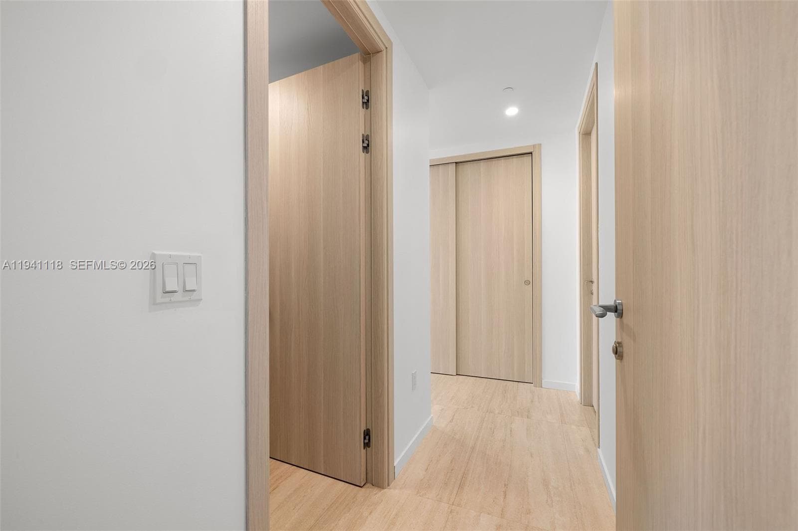 1000 Brickell Plz, Miami FL 33131 — 25