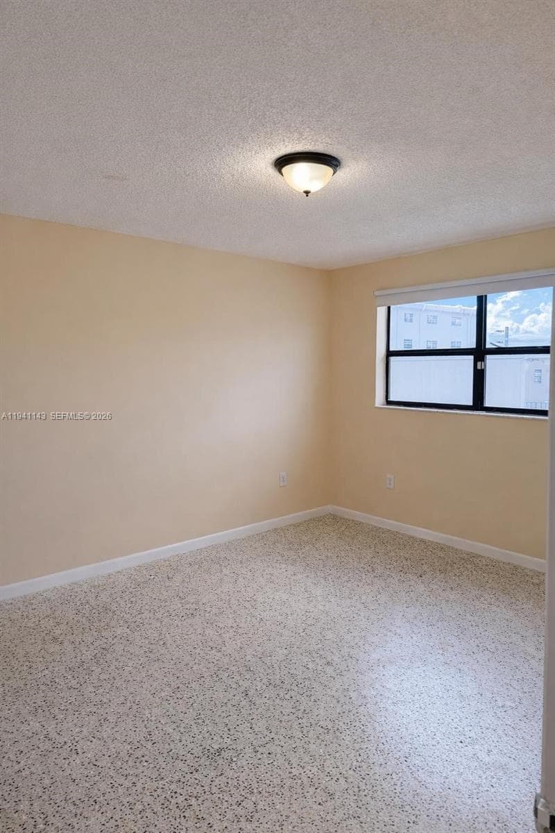 Guernica Condo, Miami, FL — 3