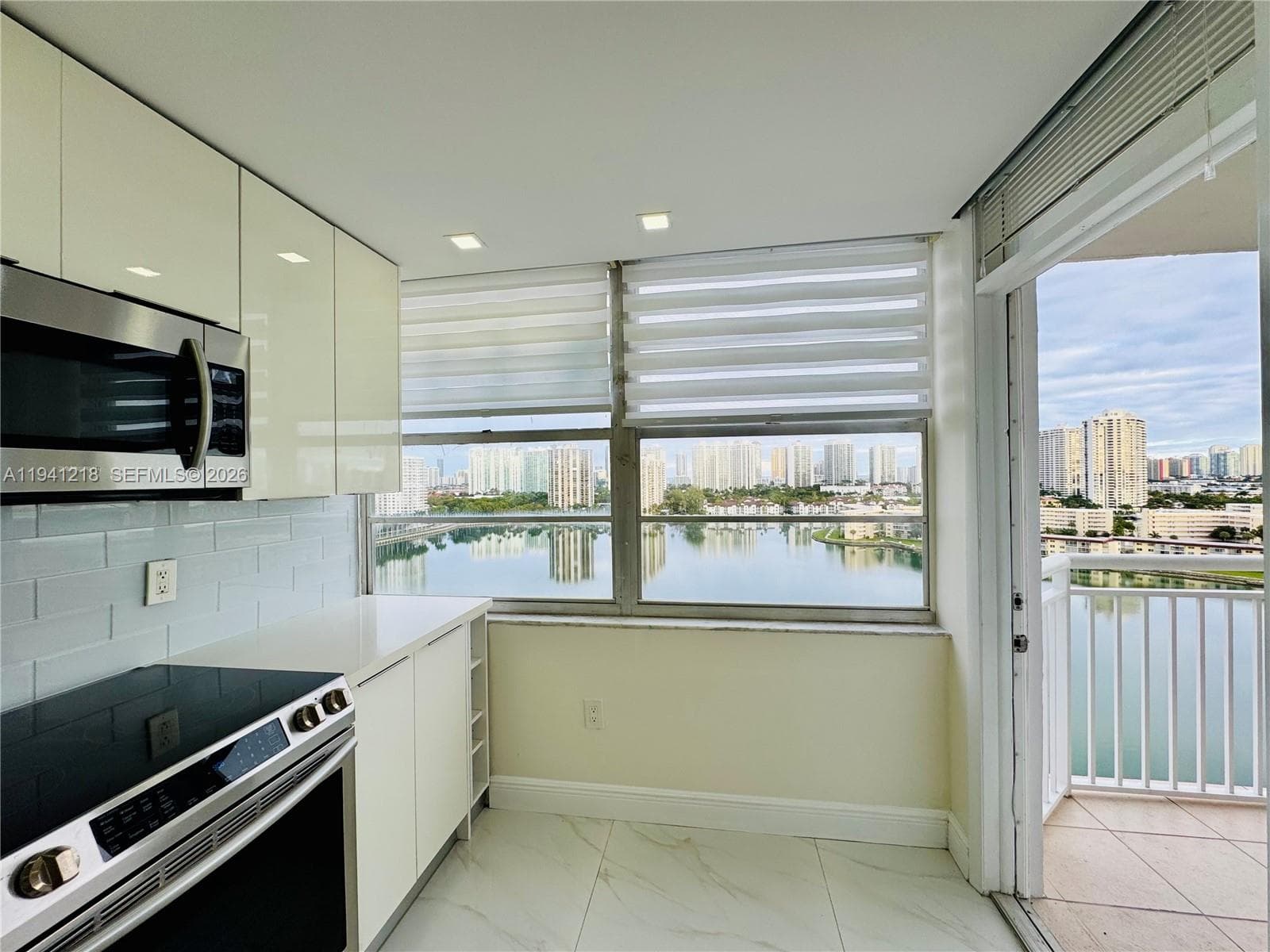 18041 Biscayne Blvd *BOAT SLIP & UNIT* # 1605, Aventura FL 33160 — 6