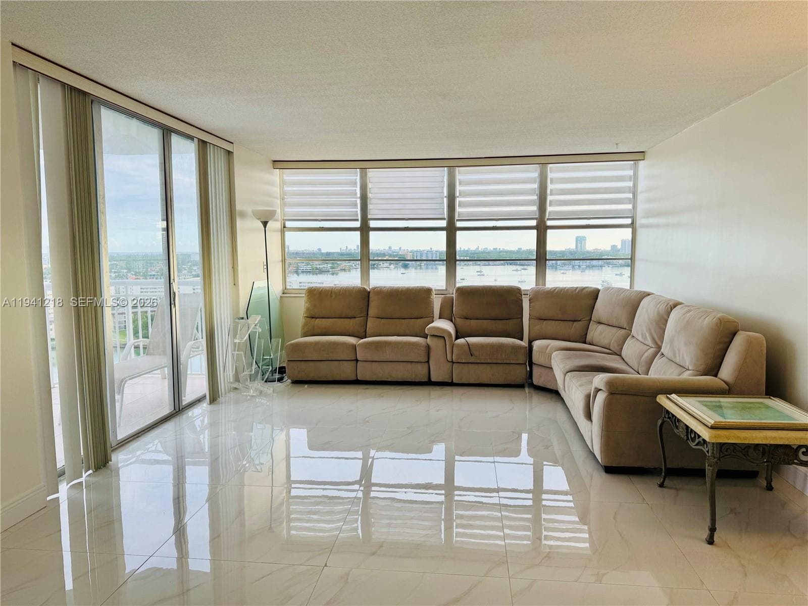 18041 Biscayne Blvd *BOAT SLIP & UNIT* # 1605, Aventura FL 33160 — 16
