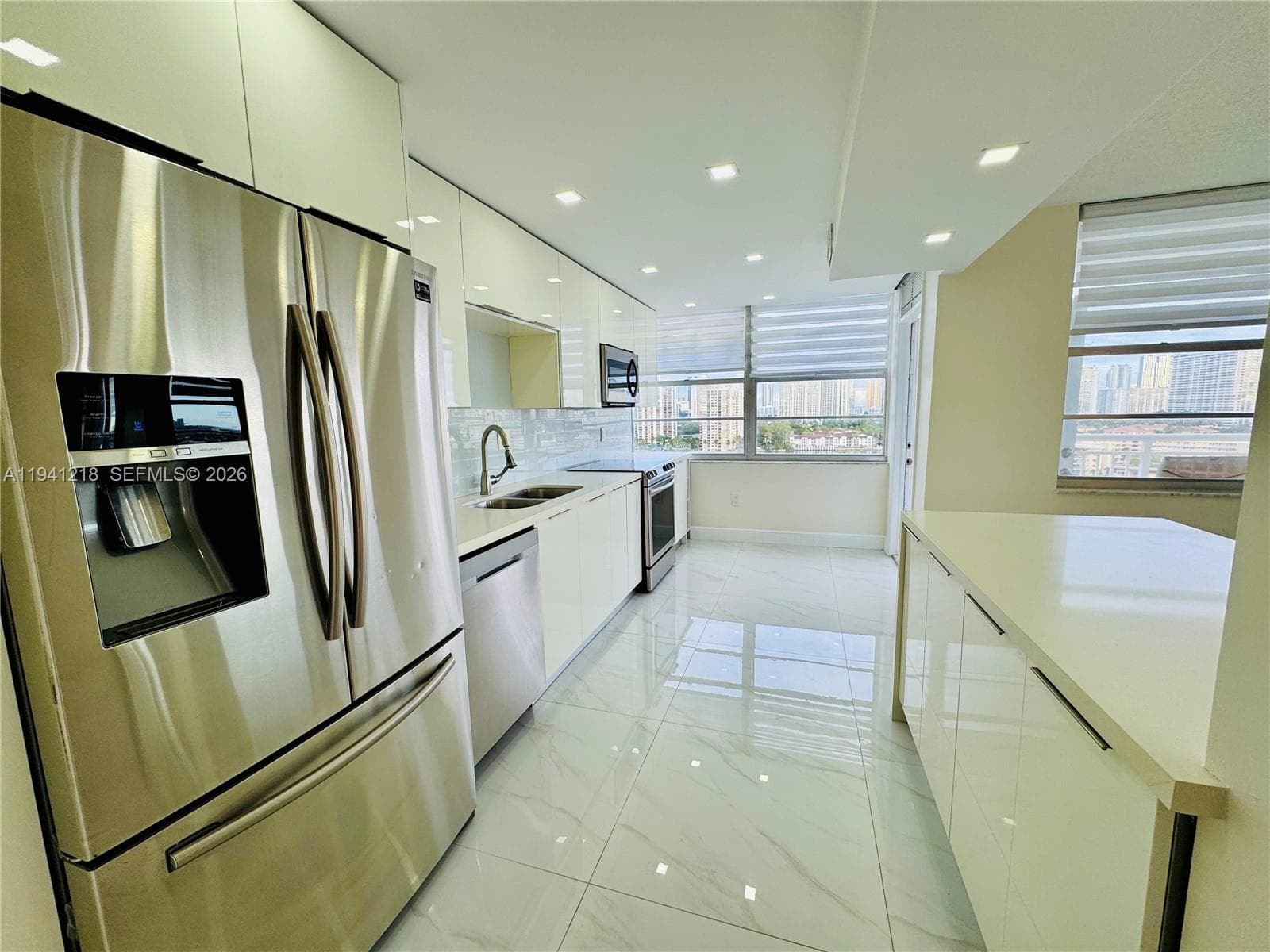 18041 Biscayne Blvd *BOAT SLIP & UNIT* # 1605, Aventura FL 33160 — 3