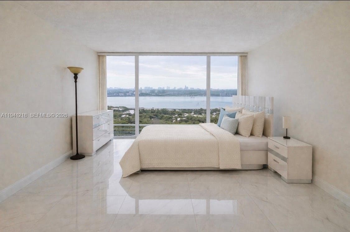 18041 Biscayne Blvd *BOAT SLIP & UNIT* # 1605, Aventura FL 33160 — 32