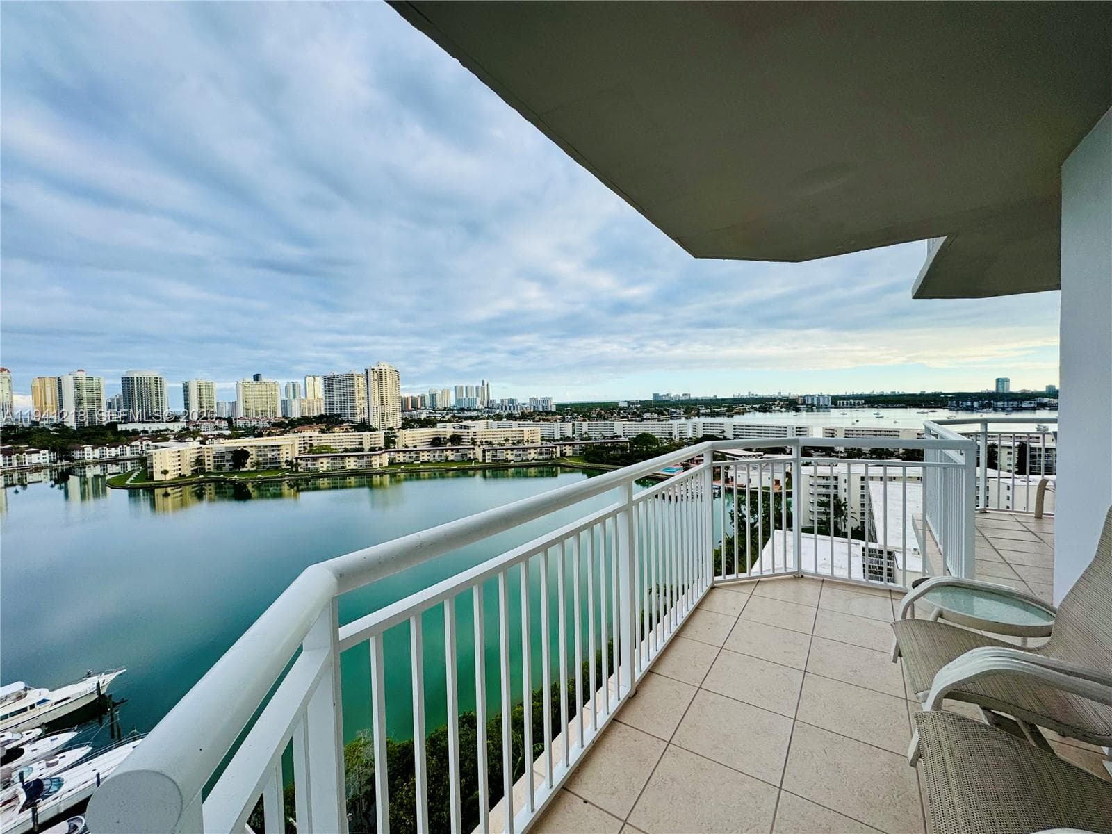18041 Biscayne Blvd *BOAT SLIP & UNIT* # 1605, Aventura FL 33160 — 9